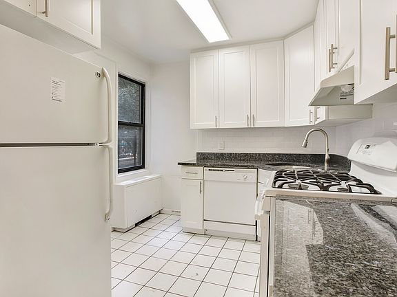 3rd image of 355 E 72nd St APT 2H