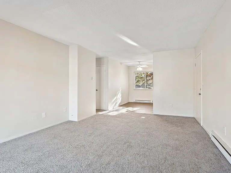 Emerald Grove Apartments — Photo 5
