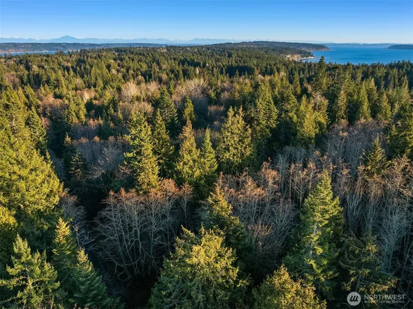 1 E Ashley Way, Camano Island, WA 98282