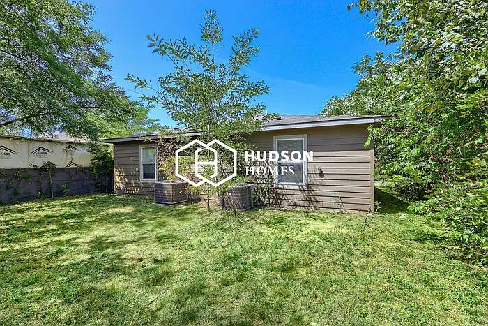 413 Lottie St #A — Photo 12