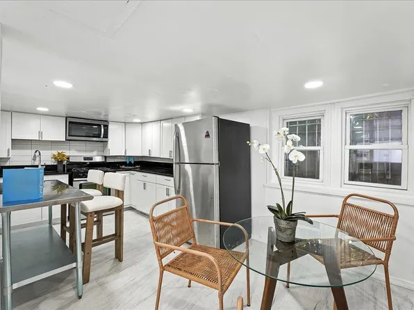 283 Griffith Street image 23 of 29