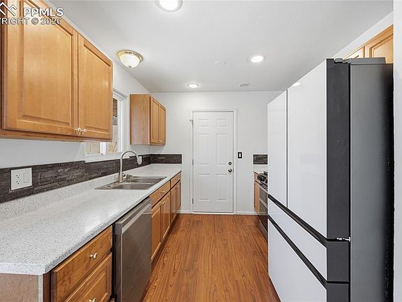 2nd image of 1470 Peterson Rd