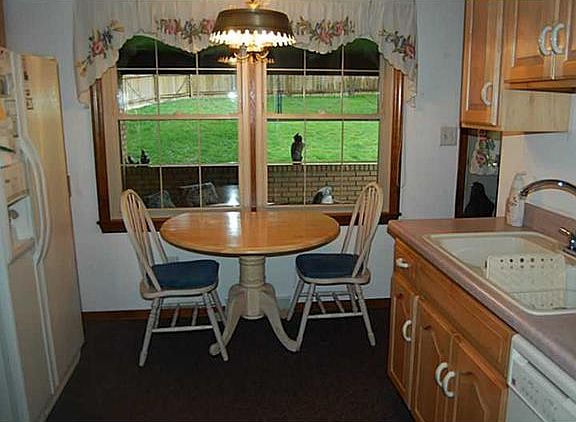 4th image of 25 Meadow Dr