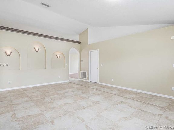 2nd image of 2418 SW Santana Ave