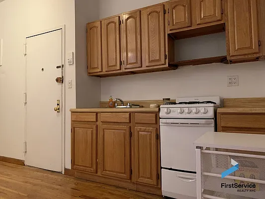 Rented by FirstService Realty (legacy) | media 17