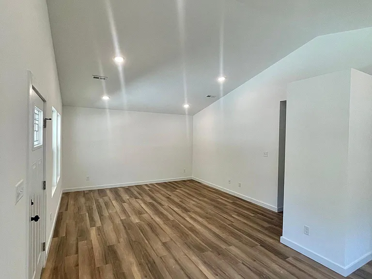 4624 Freund St SW — Photo 11