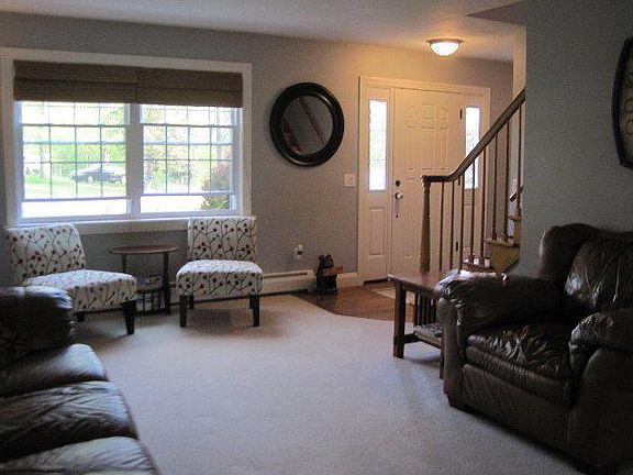 3rd image of 31 Stonecroft Dr