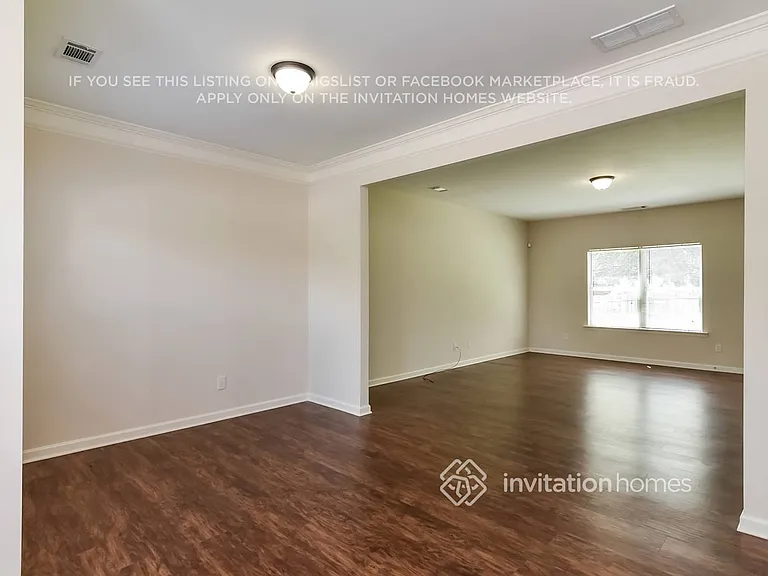 439 Village Broad St — Photo 2