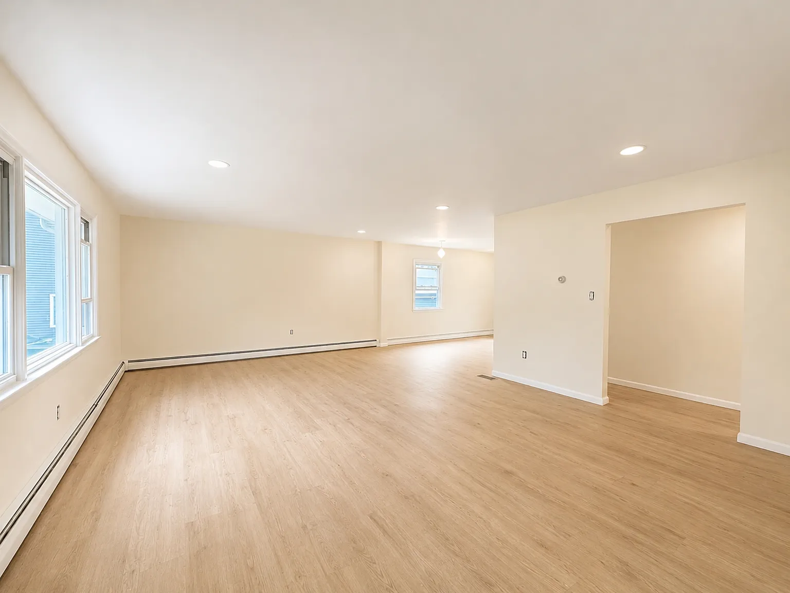 4 bed, 1950 sqft, $4,250 — Photo 4