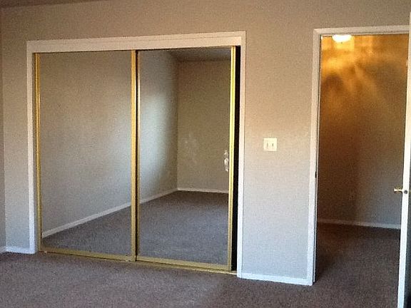 4th image of 3401 Jamestown Dr