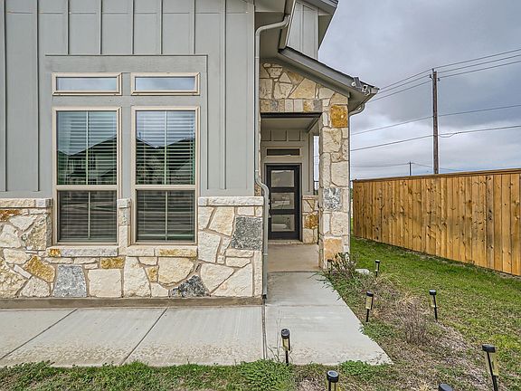 3rd image of 2800 Sebring Cir