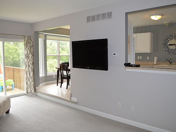 4th image of 762 Natures Cove Ct #1
