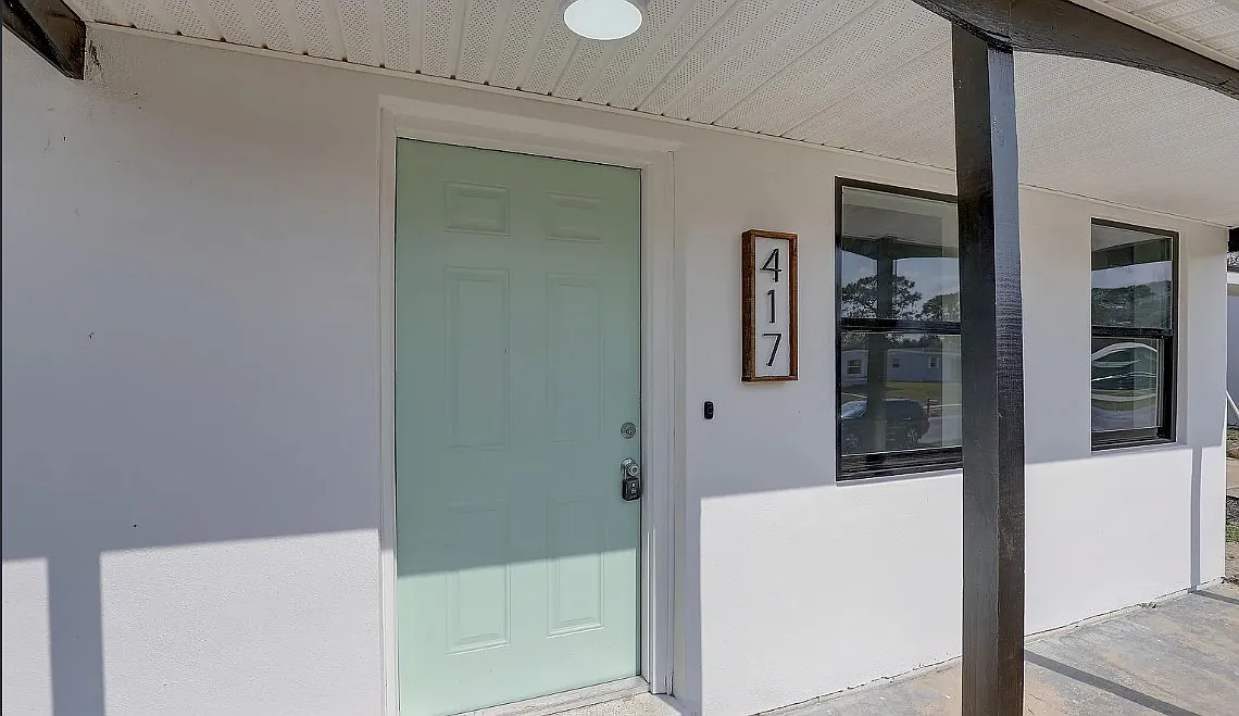 3 bed, 1200 sqft, $1,950 — Photo 2