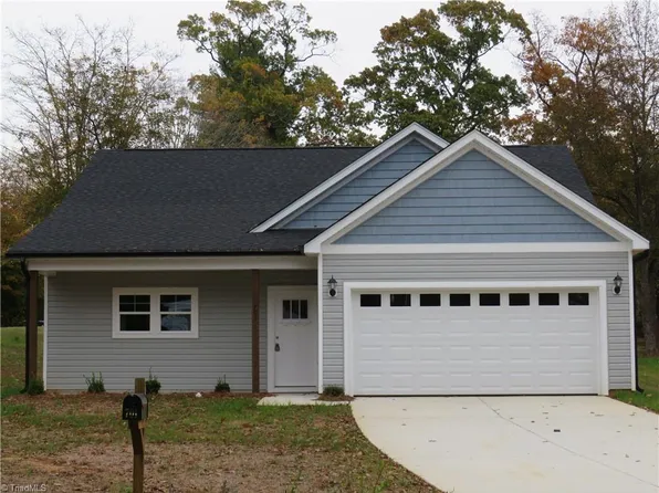 701 Archdale Dr, Lexington, NC 27292