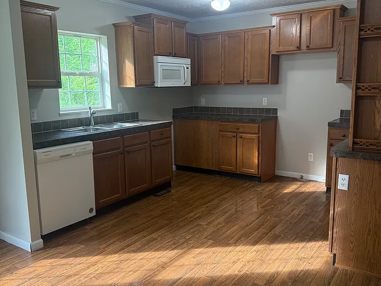 1605 Shepherd Fork Rd — Photo 4