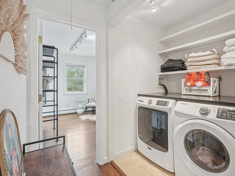 9 Oakwood Ave — Photo 36