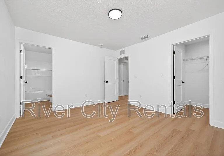 5512 Crockett Ct — Photo 9