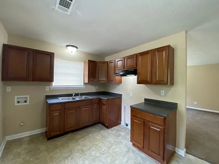 2141 Willow Wood Ave — Photo 5