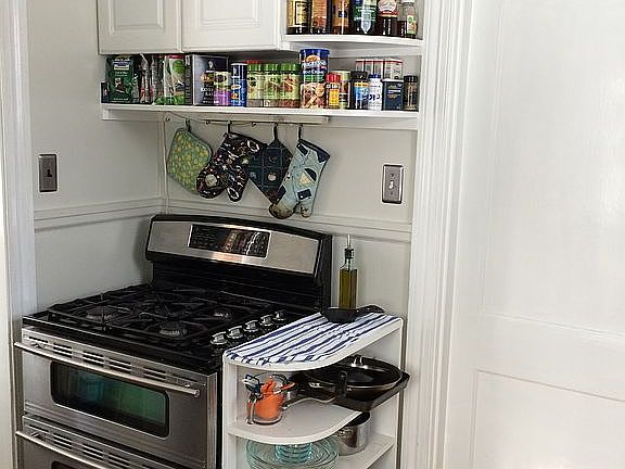 5th image of 5707 Bromley Ln