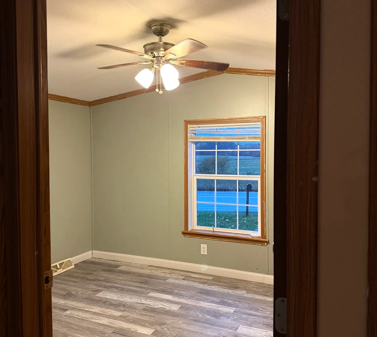 2 bed, 924 sqft, $1,800 — Photo 1