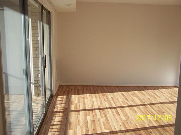 4th image of 870 College Pkwy #20