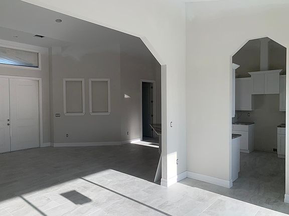3rd image of 4565 Everglades Blvd N
