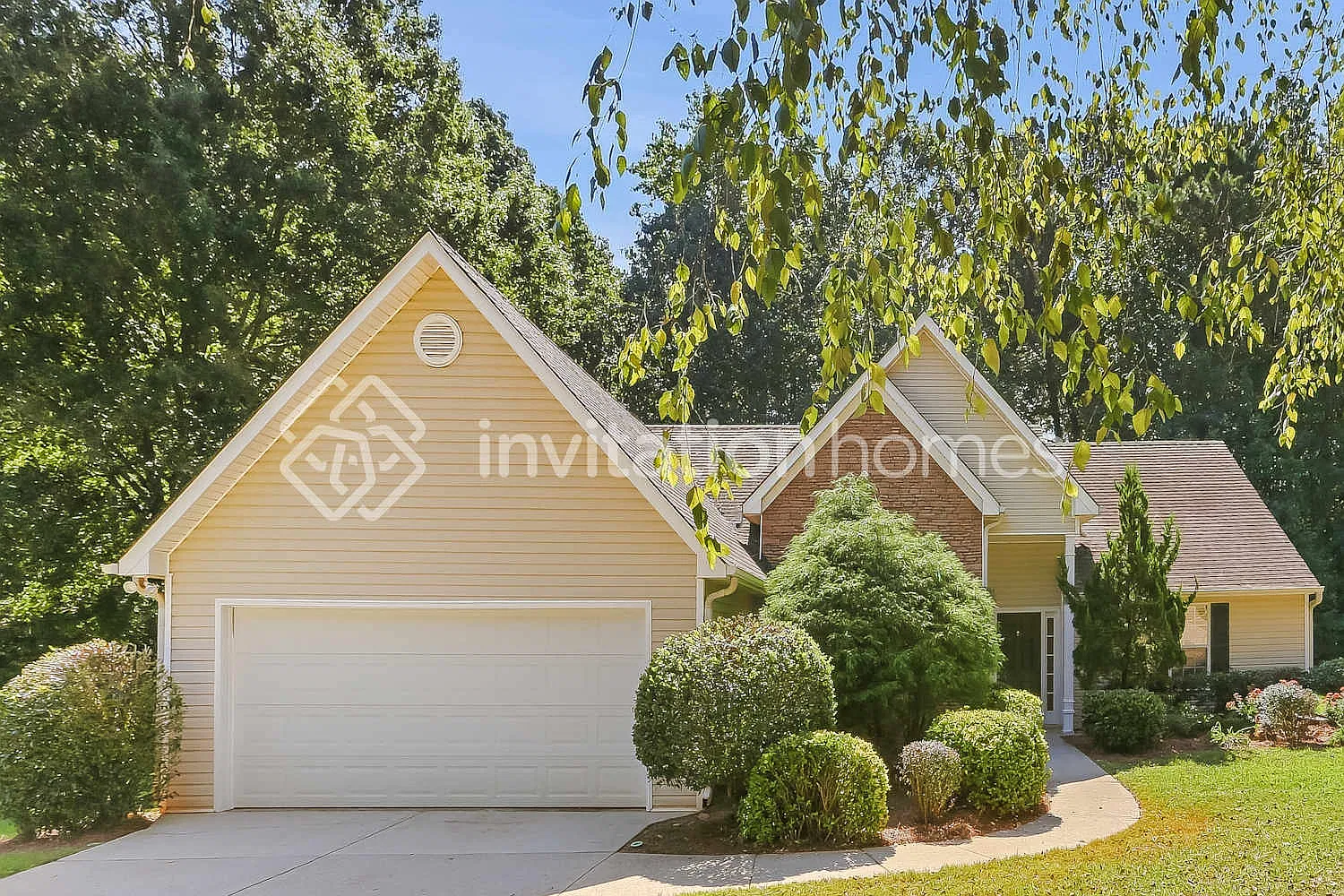 2405 Pemberton Pt Buford, GA 30519 — Photo 1