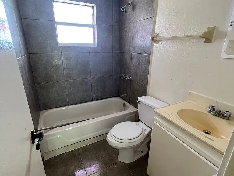 1014 57th Avenue Dr E — Photo 12