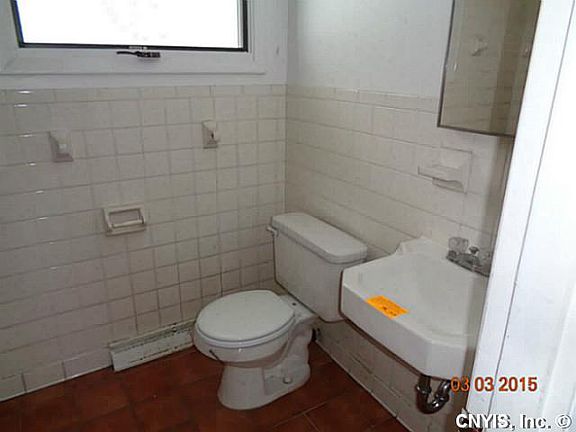 4th image of 103 Ontario Pl