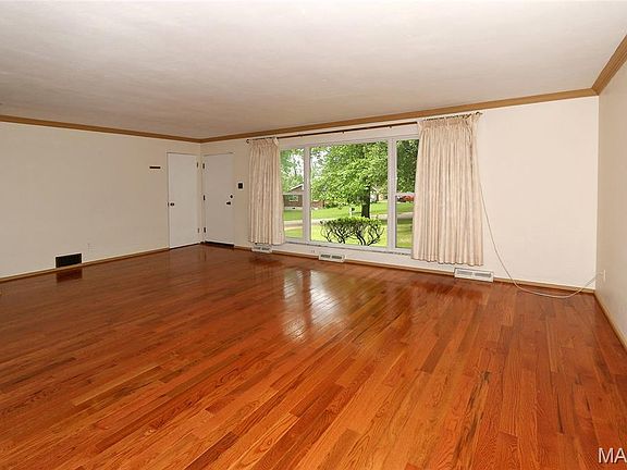 5th image of 11042 Easy St