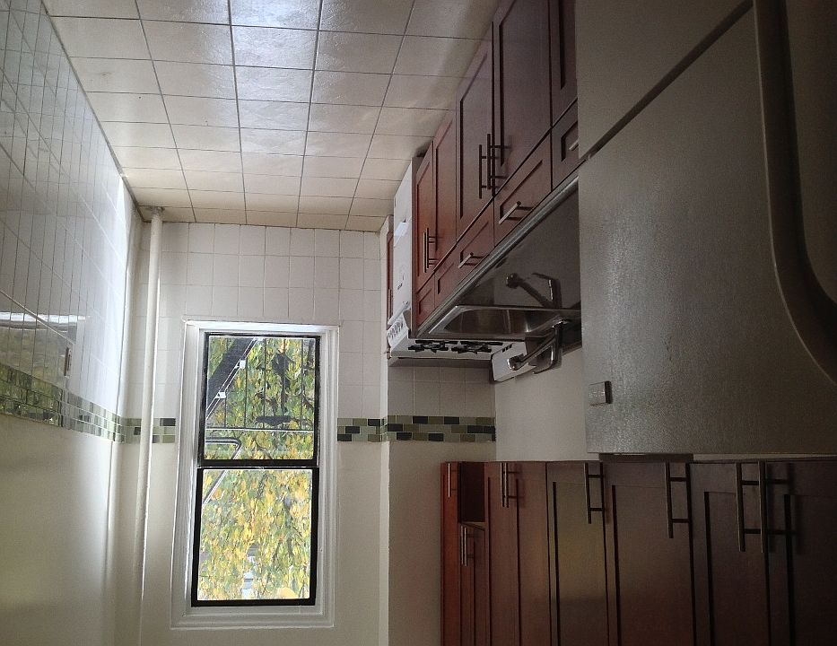 1st image of 2532 University Ave APT 2A