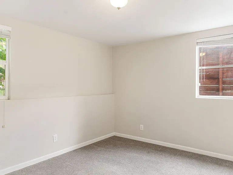 429 S Miller St — Photo 23