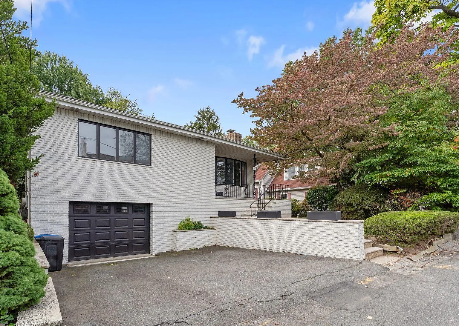 3 bed, 3.0 bath, $5,500 — Photo 2