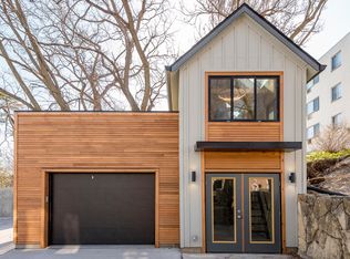 541 35th St #8, Des Moines, IA 50312