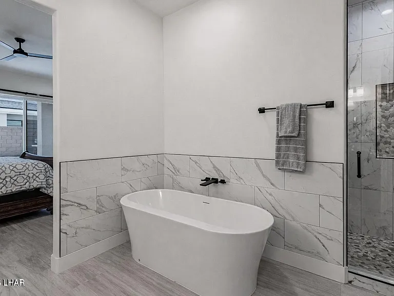 1631 E Laurel Dr — Photo 15