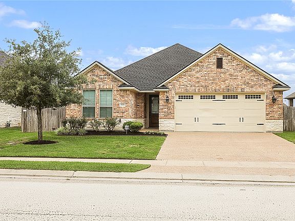 3rd image of 15656 Long Creek Ln