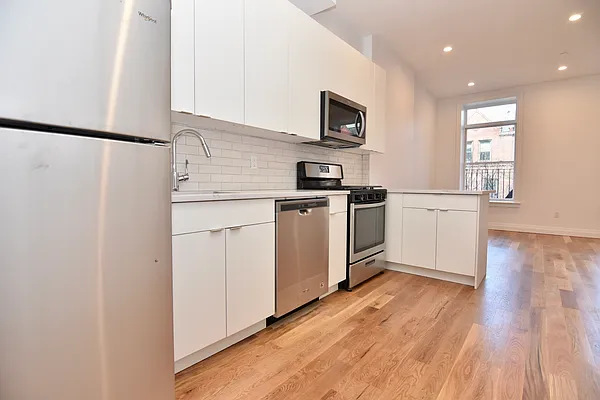 Rented by Bohemia Realty Group | media 13