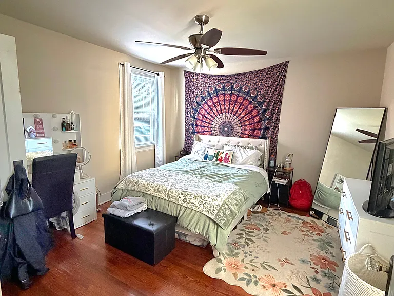 205 Oak St #1 — Photo 6
