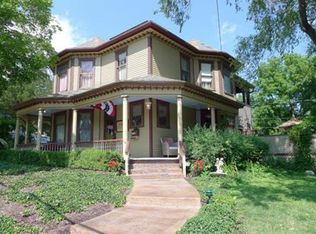 908 Washington St, Weston, MO 64098