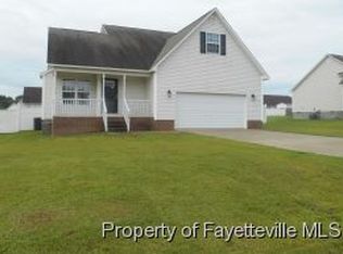 70 Mosby Ln, Spring Lake, NC 28390