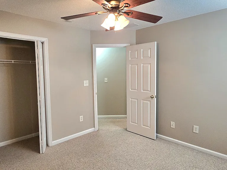 3 Castleton Ct — Photo 32