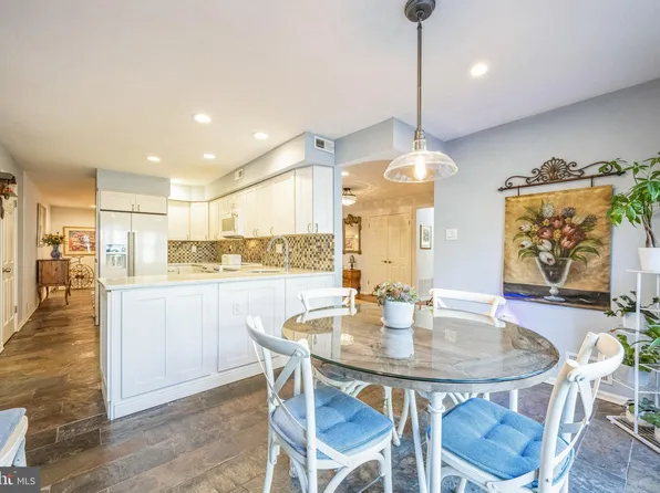917 Chanticleer, Cherry Hill, NJ 08003