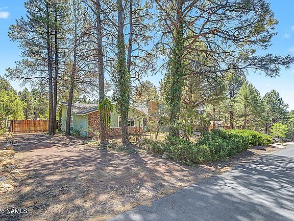 4th image of 2616 N Oakmont Dr