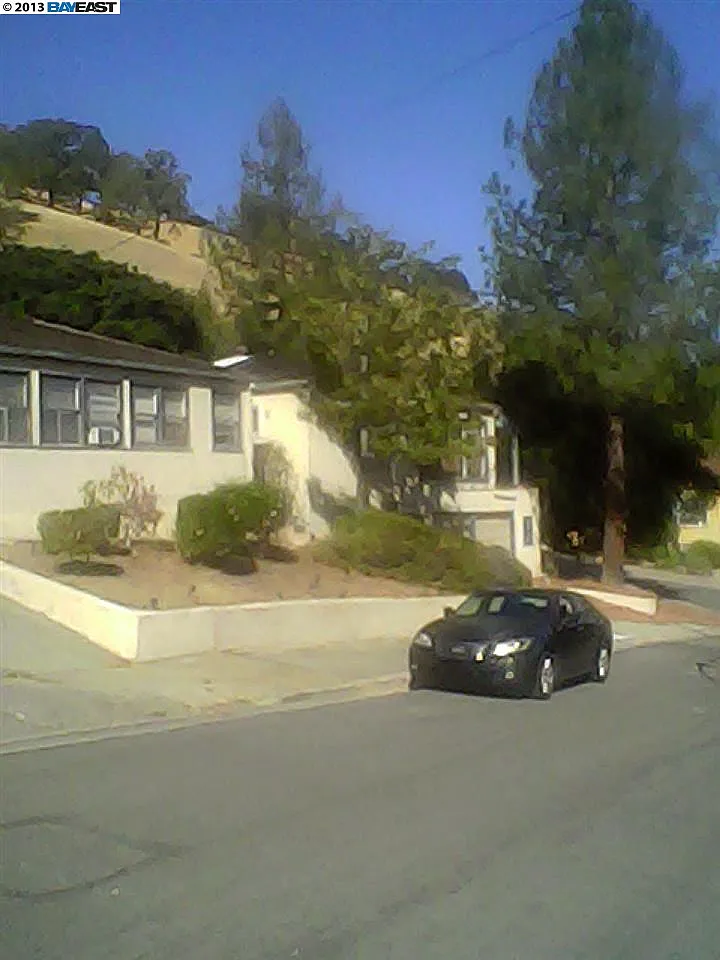 110 Wallin Dr photo 1