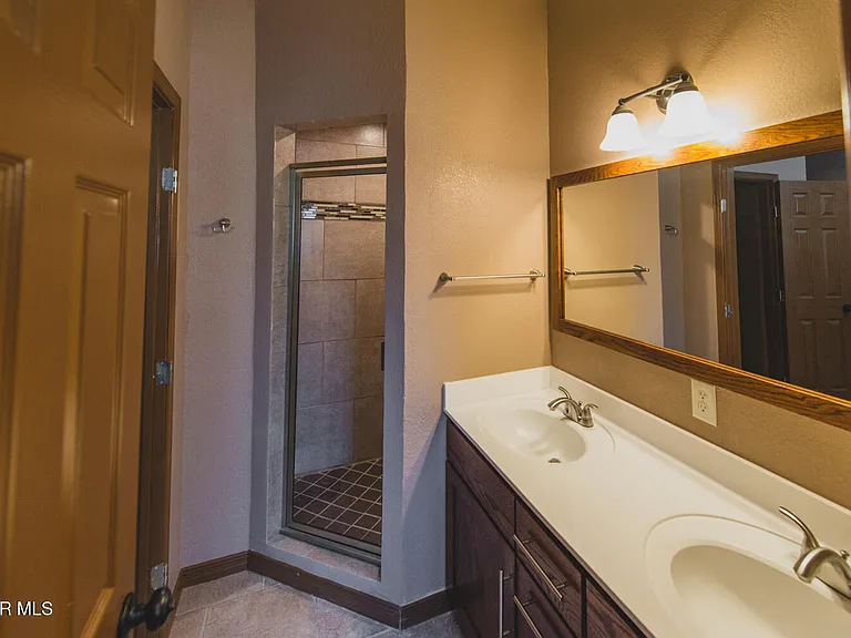 326 Coates Dr #B — Photo 21