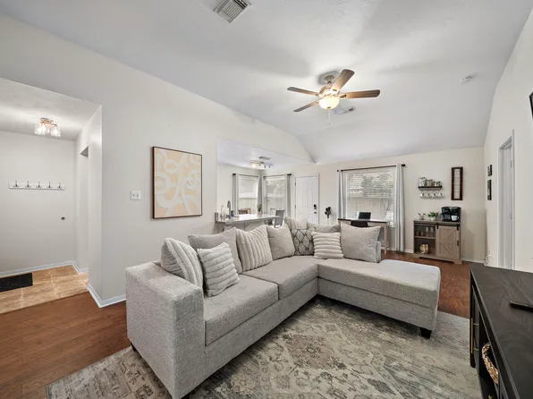 (undisclosed Address), Tomball, TX 77377