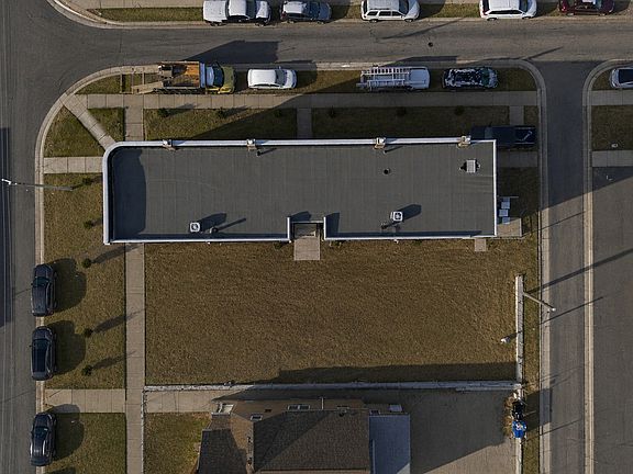 3rd image of 3858 W Ohio St
