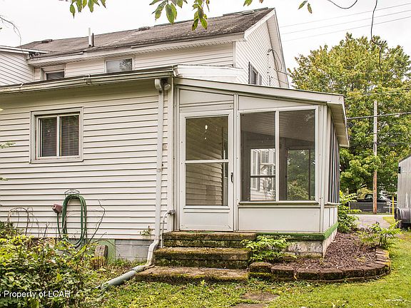2nd image of 735 Foote Ave