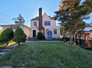 344 Dover St, Westbury, NY 11590