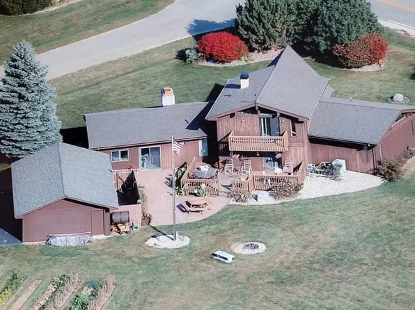 41W697 Tamara Dr, Elgin, IL 60124